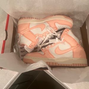 Woman’s Air Jordan 1 Retro High OG ‘Washed Pink’